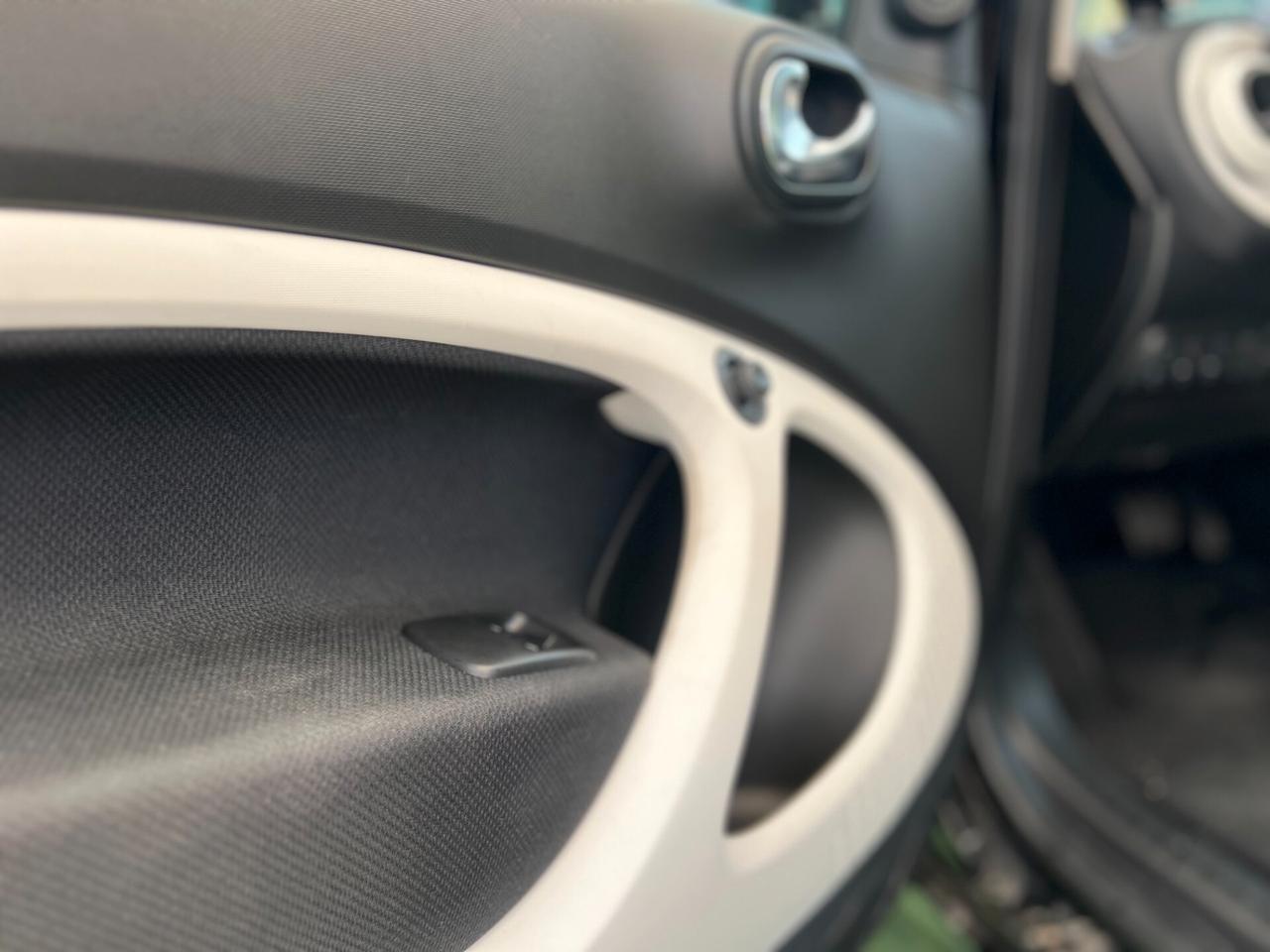 Smart ForTwo 1.0 71 cv Navigatore - Bracciolo - Cambio Automatico