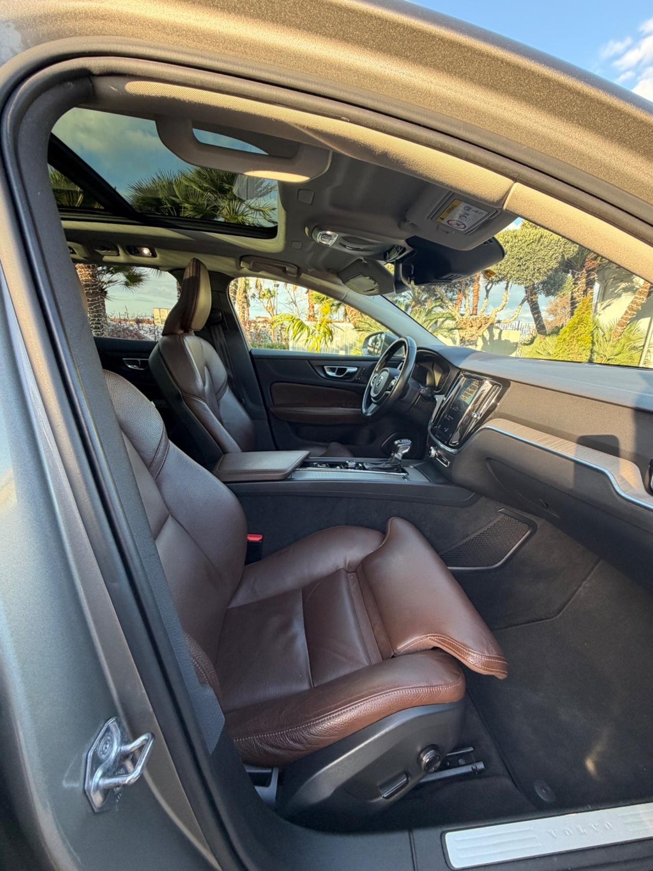 Volvo V60 D3 R-design