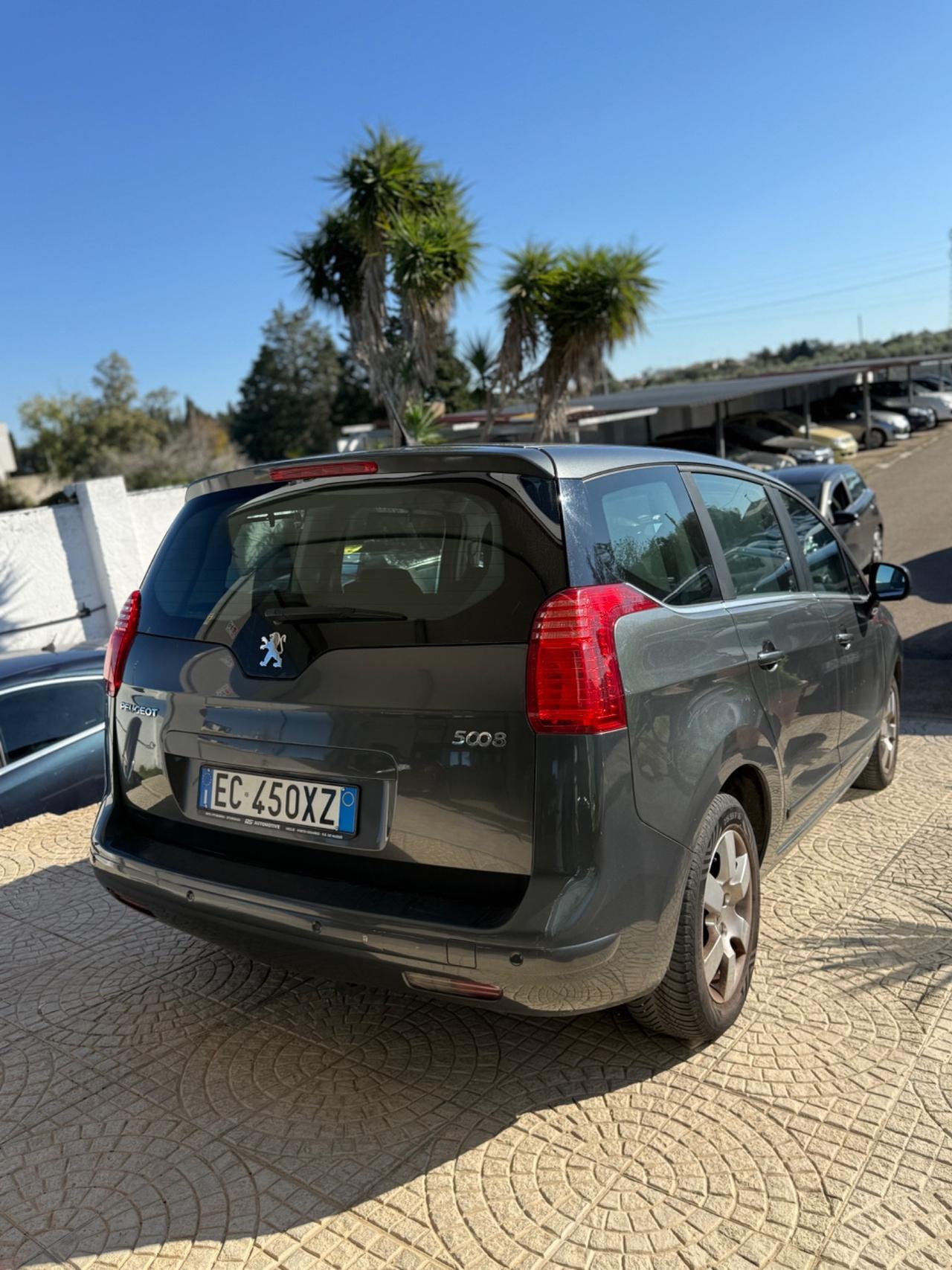 Peugeot 5008 1.6 gancio traino 7 posti