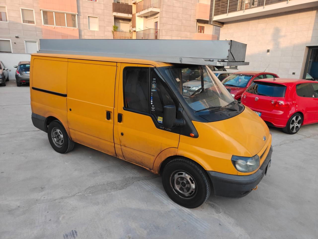 Ford Transit motore nuovo + tenda elettrica