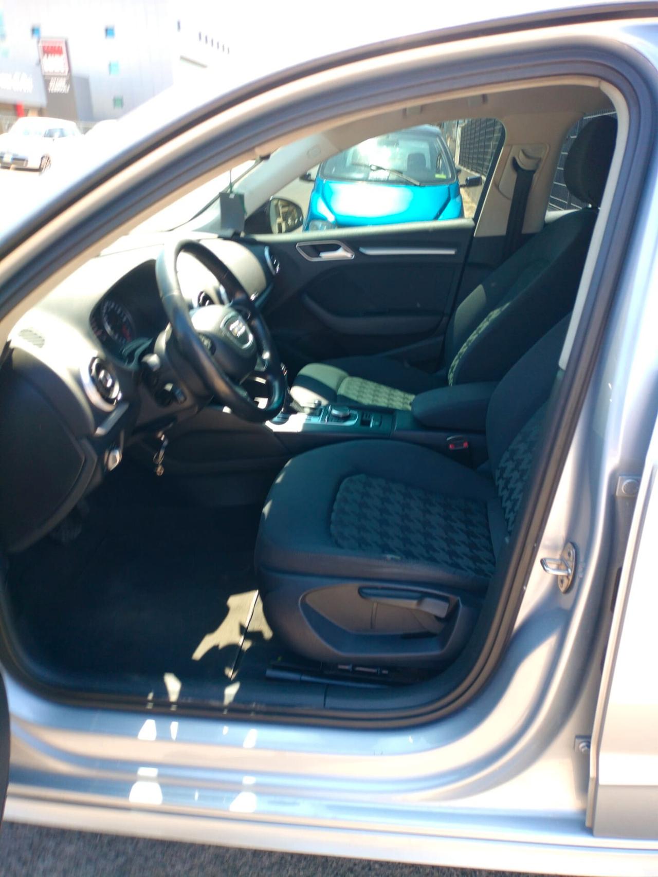 Audi A3 1.6 TDI clean diesel S tronic Young