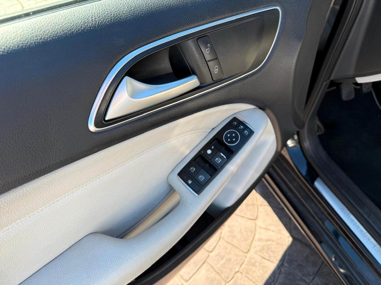 MERCEDES-BENZ B 180 CDI BlueEFFICIENCY Executive