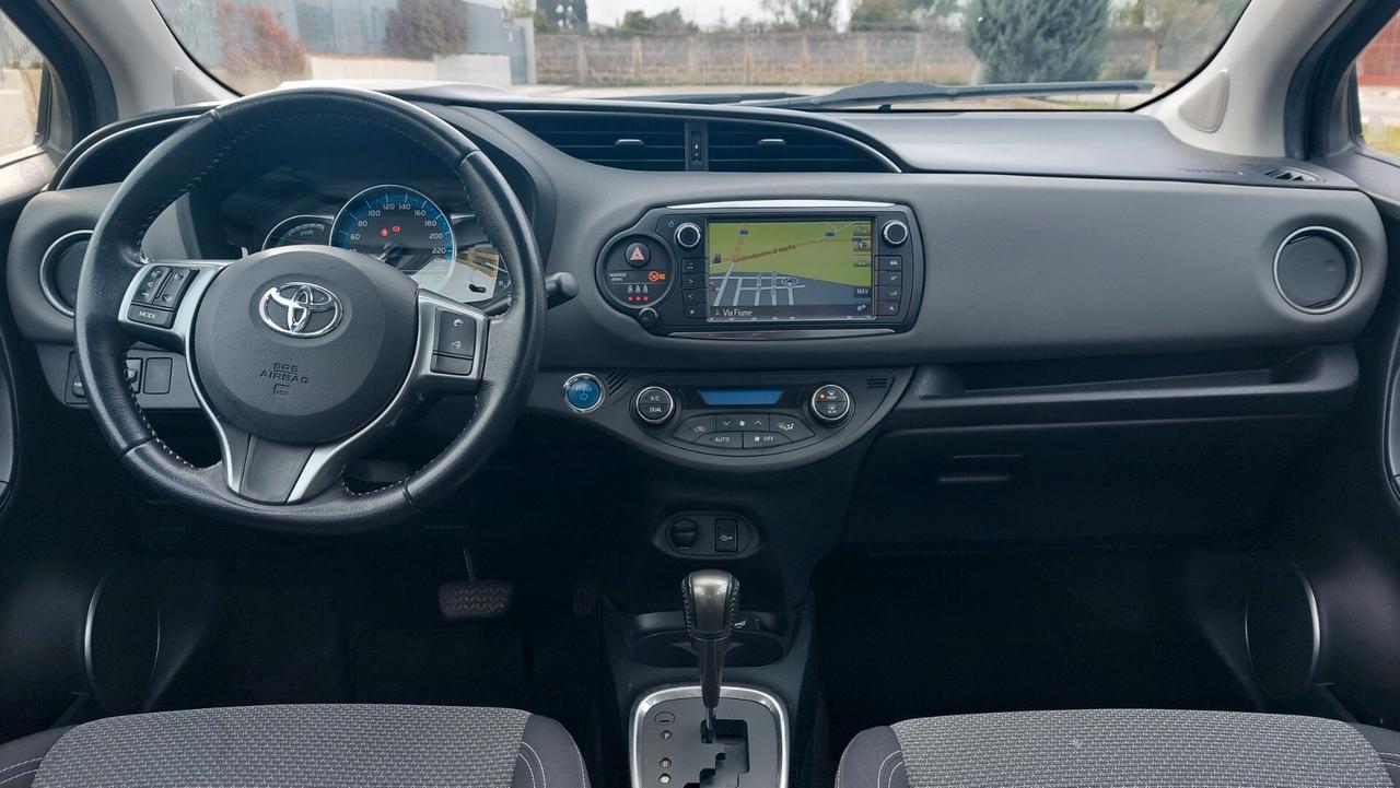 Toyota Yaris 1.5 Hybrid uni pro navi