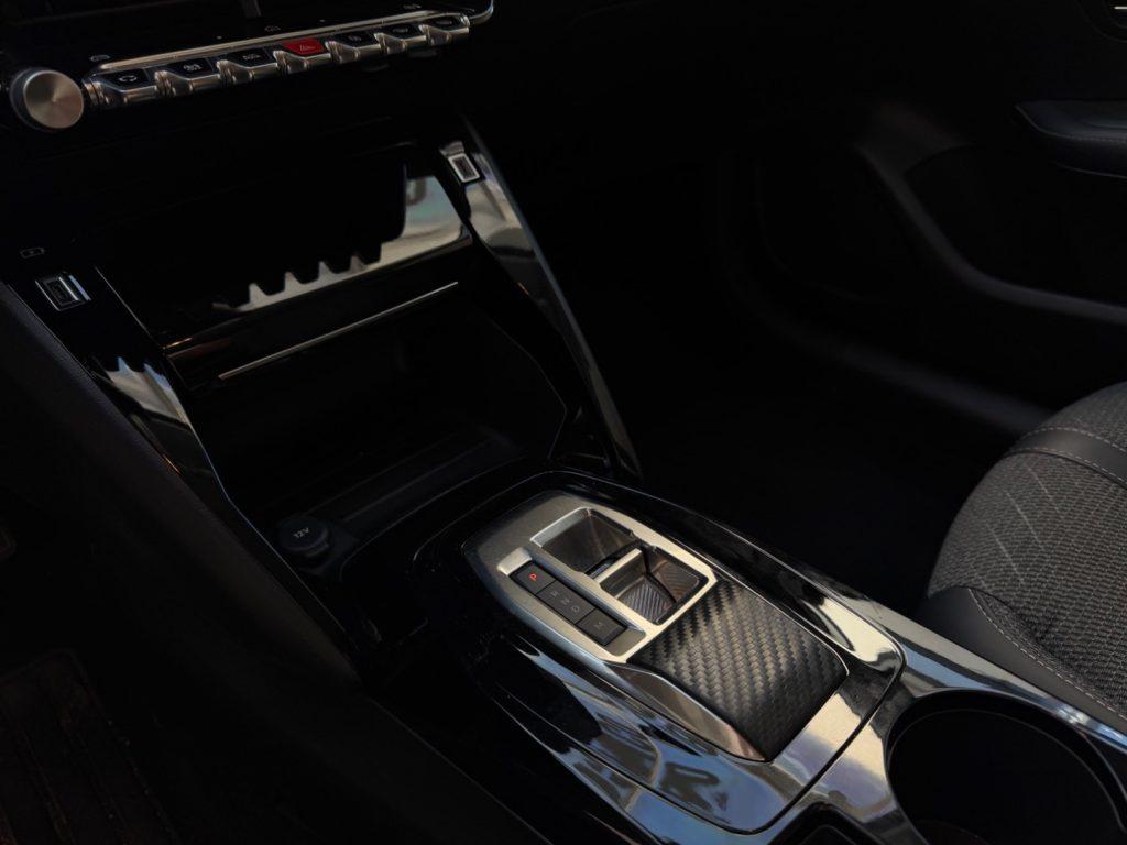 Peugeot 208 Hybrid 110 e-DCS6 Allure da €199,00 mensili