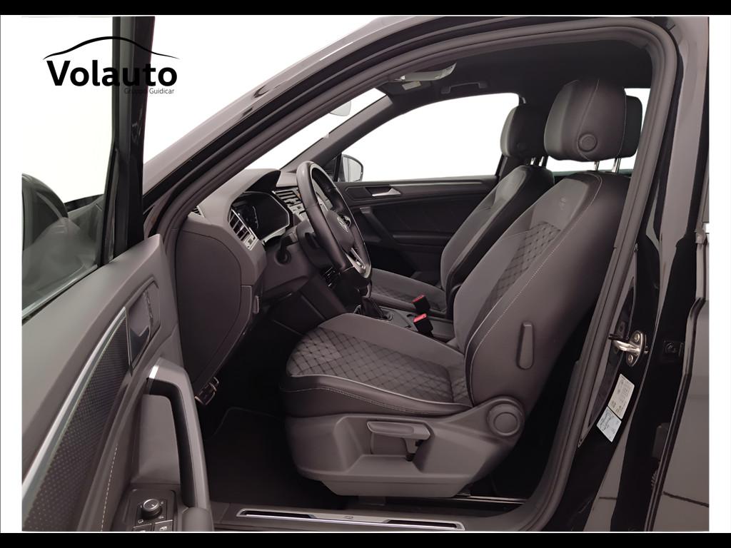 VOLKSWAGEN Tiguan II 2021 - Tiguan 1.5 tsi R-Line 150cv dsg