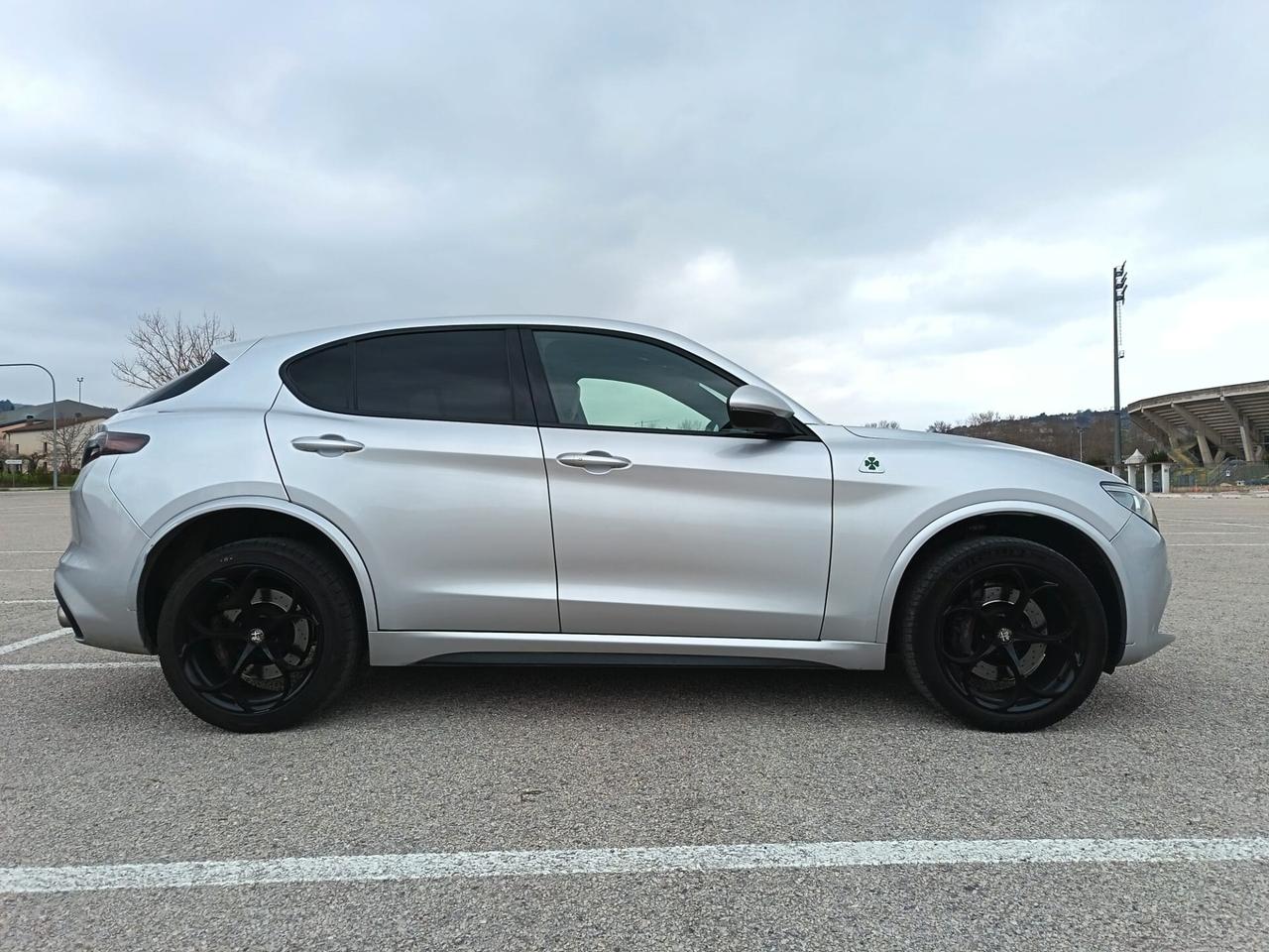 Alfa Romeo Stelvio 2.9 Bi-Turbo V6 510 CV AT8 Quadrifoglio