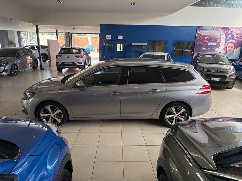 Peugeot 308 BlueHDi 120 EAT6 S&S SW Allure