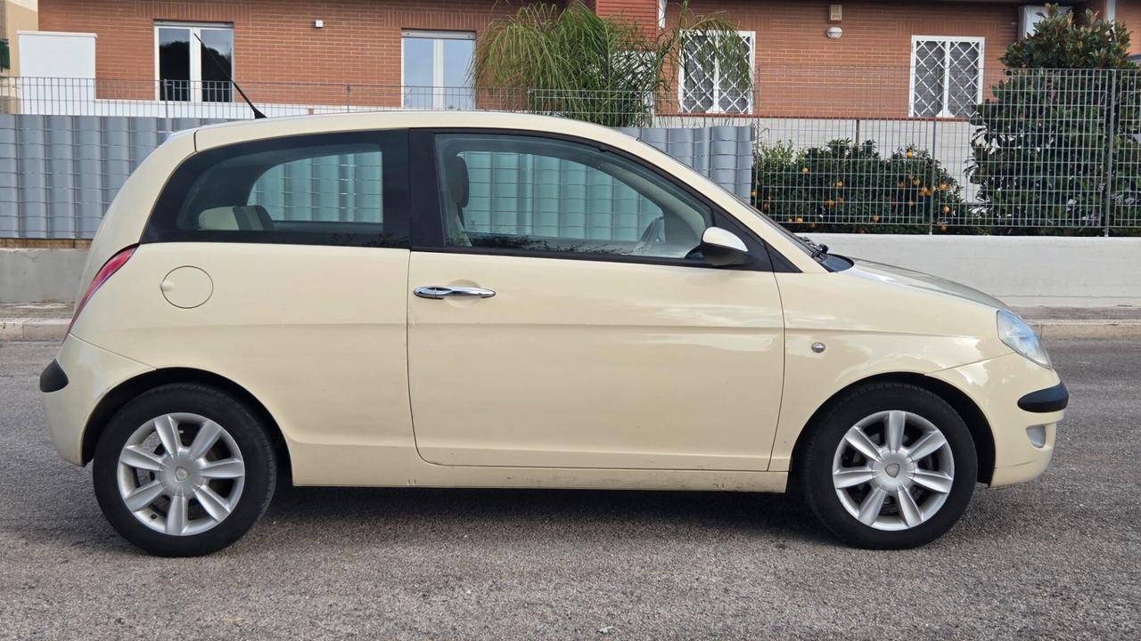 Lancia Ypsilon 1.2 Argento