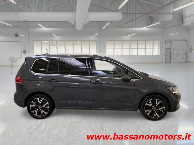 VOLKSWAGEN Touran 2.0 TDI 150 CV SCR DSG Executive BMT in arrivo