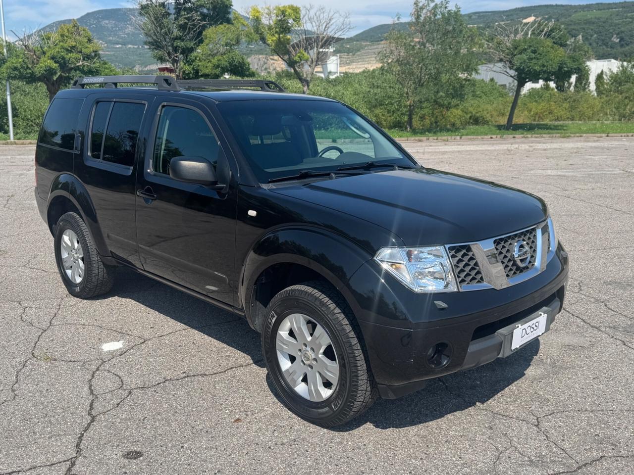 Nissan Pathfinder 2.5 dCi SE 7 posti