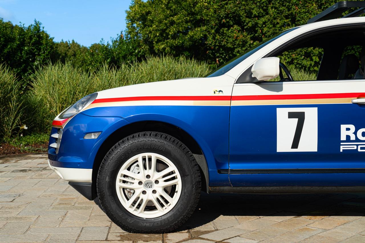 Porsche Cayenne S LIVREA ROTHMANS - POR00250
