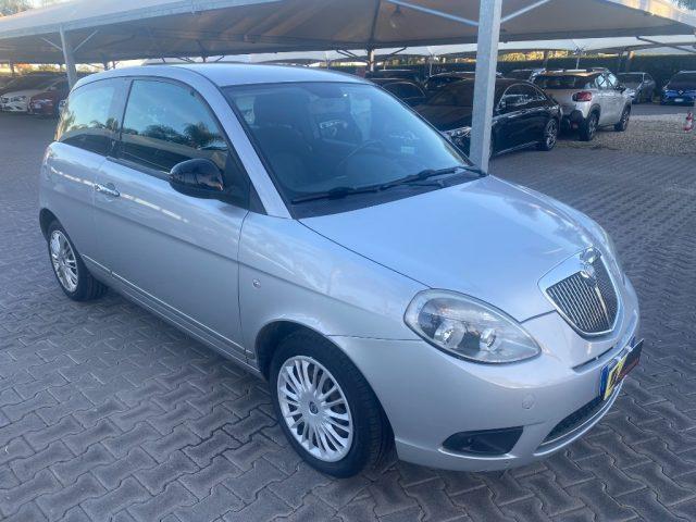 LANCIA Ypsilon 1.2 69 CV New Oro