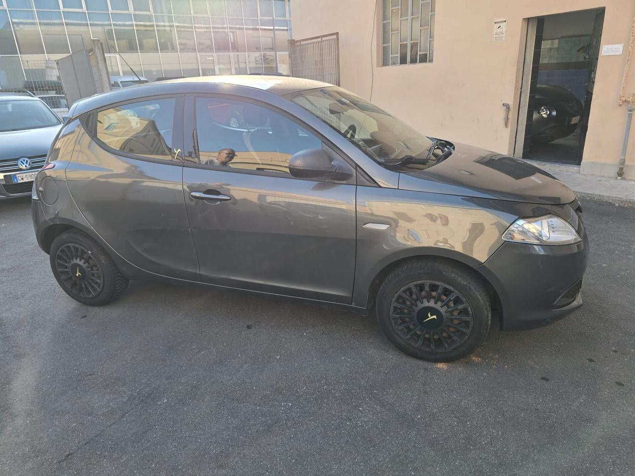 Lancia Ypsilon 1.2 69 CV 5 porte S&S Platinum