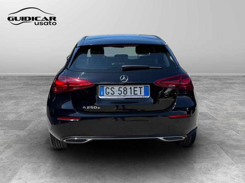 Mercedes-Benz Classe A - W177 2023 - A 250 e phev Progressive Advanced auto