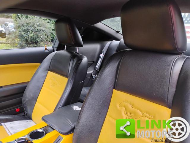 FORD Mustang 4.0 i V6 12V 212cv