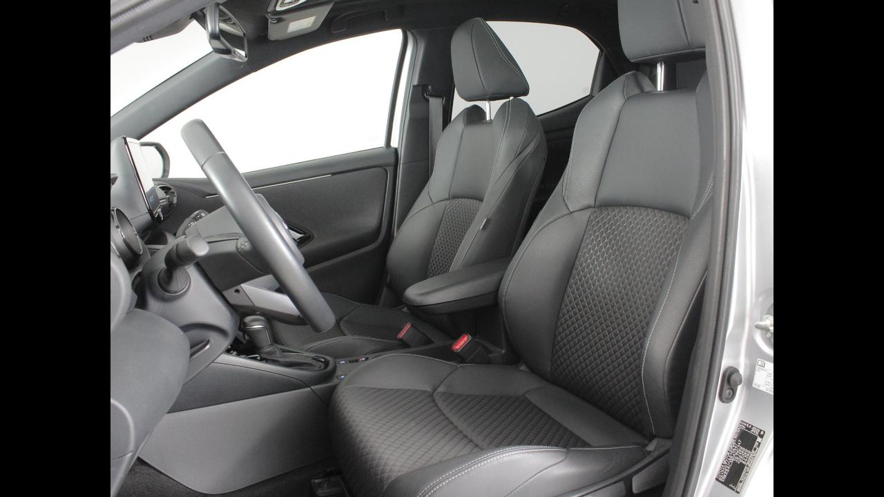 TOYOTA Yaris IV 2020 - Yaris 1.5h Lounge
