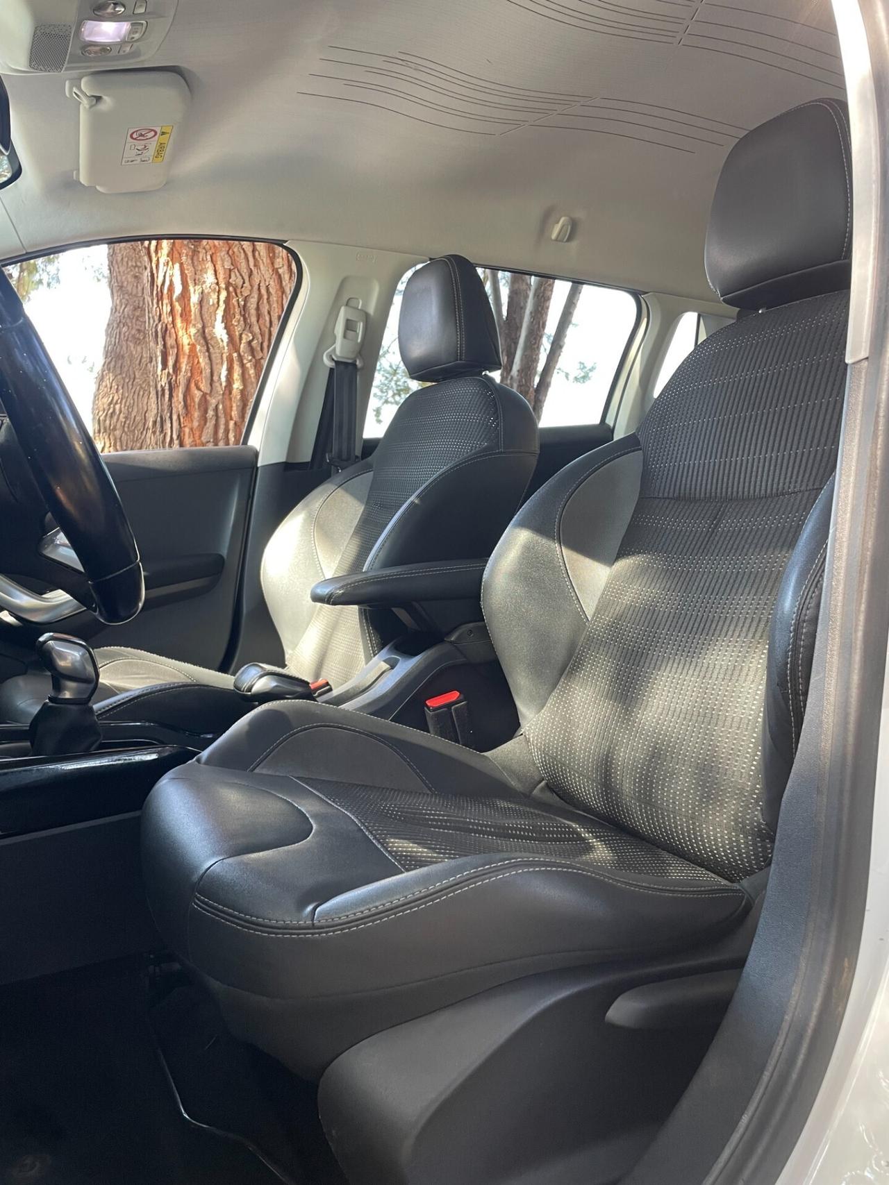 Peugeot 2008 BlueHDi 100 Allure