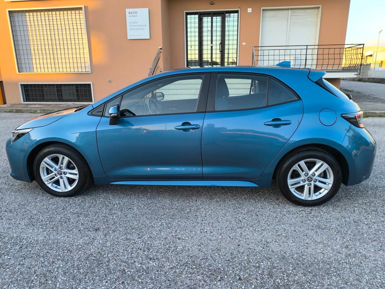 Toyota Corolla 1.8 Hybrid Active