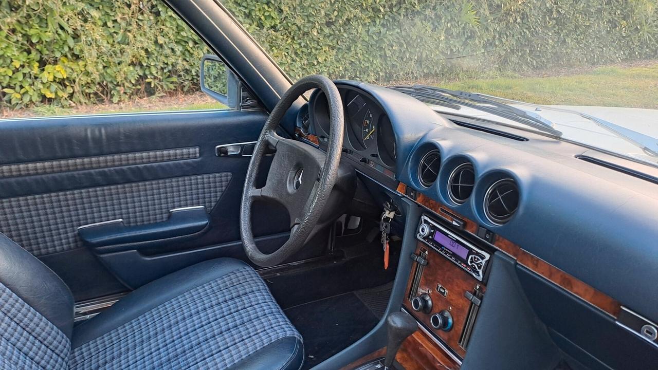 Mercedes-benz SL 380 SLC 380 Very rare LHD european car