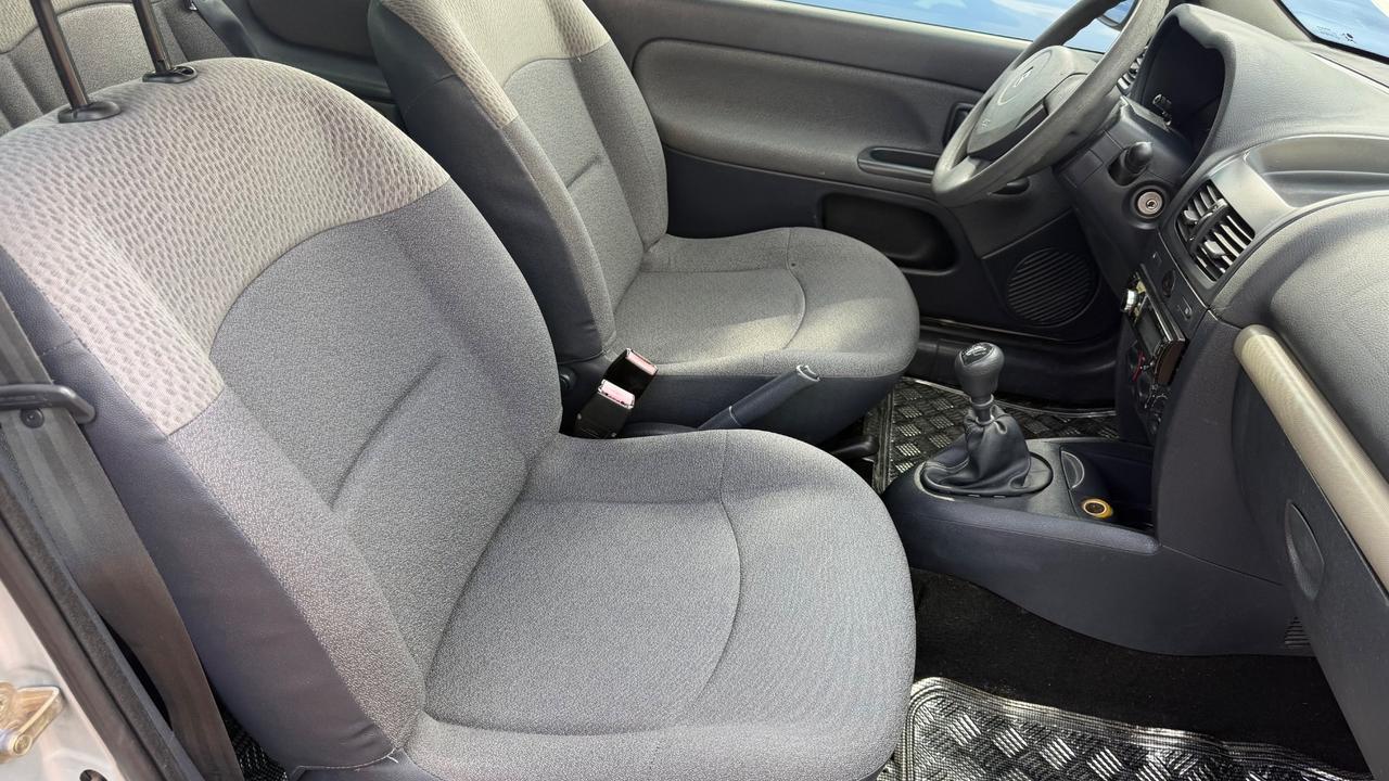 Renault Clio 1.2 cat 3 porte Confort Authentique