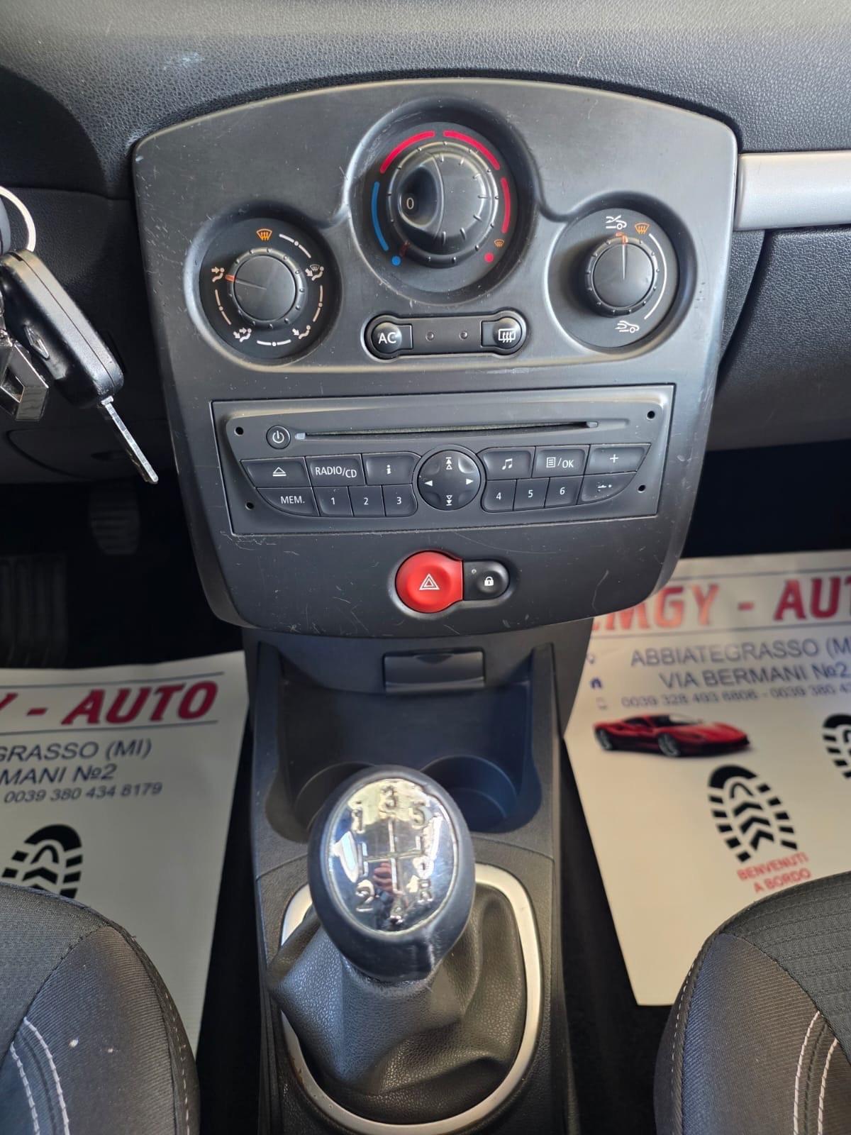 Renault Clio 1.2 16V 3 p. Luxe Neopatentati