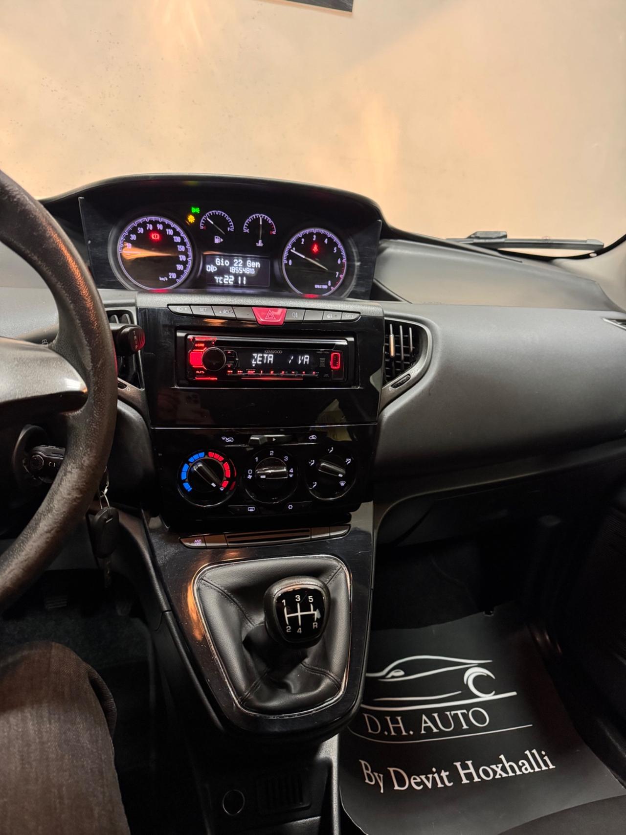 Lancia Ypsilon 1.2 69 CV 5 porte Platinum