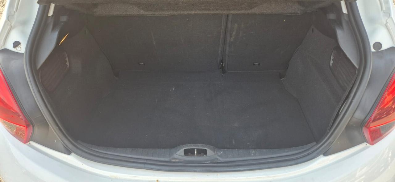 Peugeot 208 PureTech 82 5 porte Active- Km 64.900