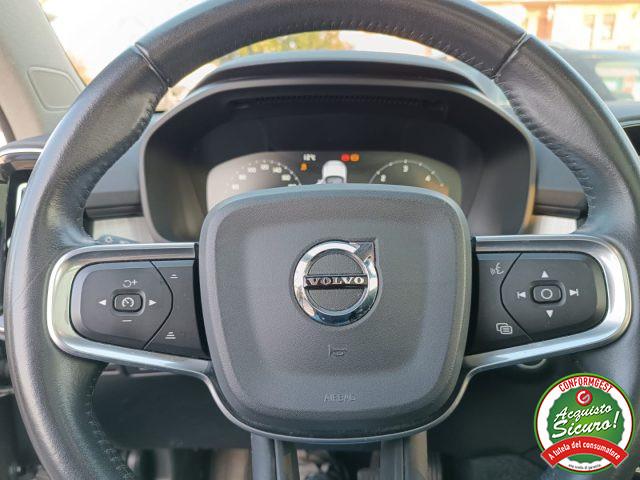 VOLVO XC40 D3 Momentum Navi Pelle Led Tetto Panoramico