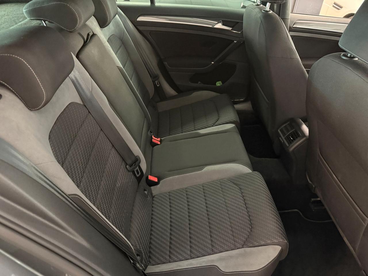 Volkswagen Golf 1.6 TDI 115 CV 5p. Executive BlueMotion Technology R-Line