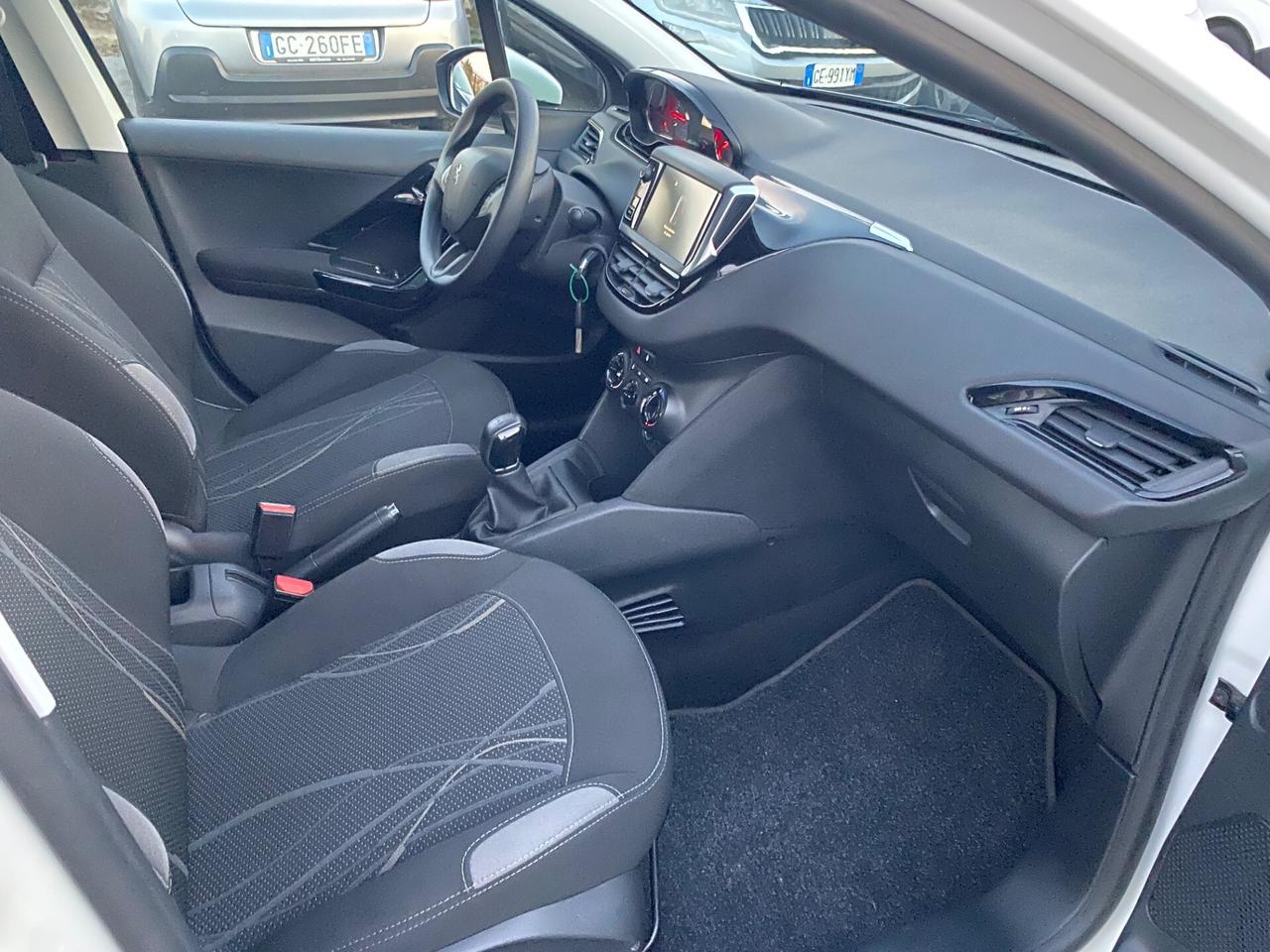 Peugeot 208 1.2 82 Cv 5 porte