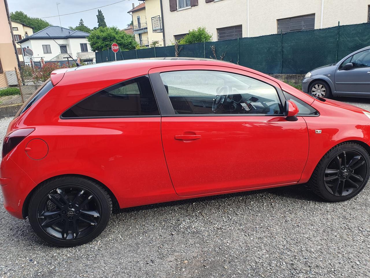 Opel Corsa 1.2 BI-COLOR SPORT 86CV NeoPatentati