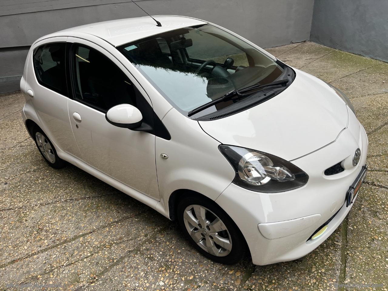 TOYOTA Aygo 1.0 12V VVT-i 5p. Cool Soda Conn.