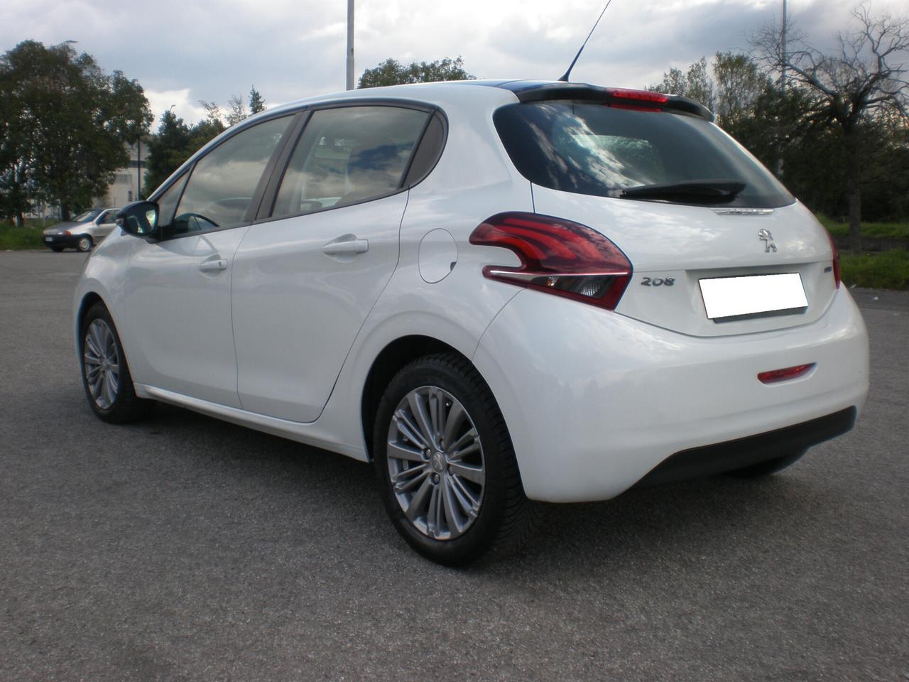 Peugeot 208 1.6 td restyling, bella