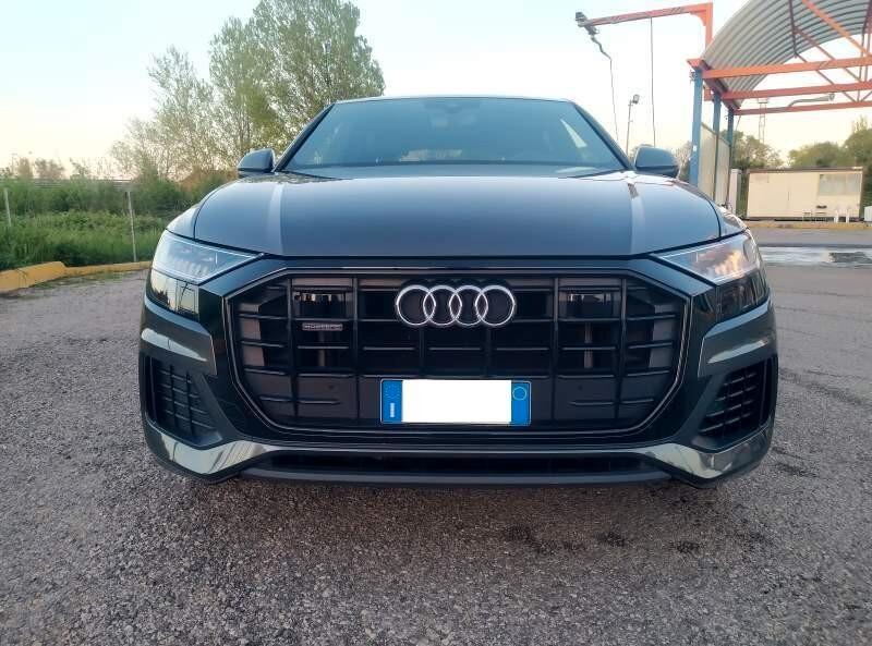 Audi Q8 50 TDI 286 CV Sport ACC, CERCHI "22