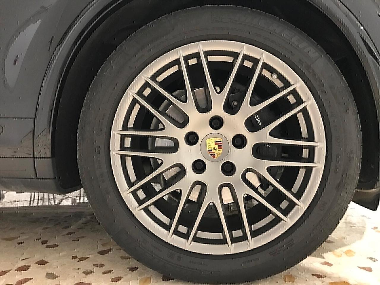 PORSCHE CAYENNE 11/2018 km90000 service Porsche