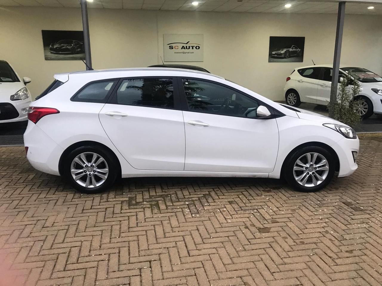 Hyundai i30 Wagon 1.6 CRDi Comfort A/T