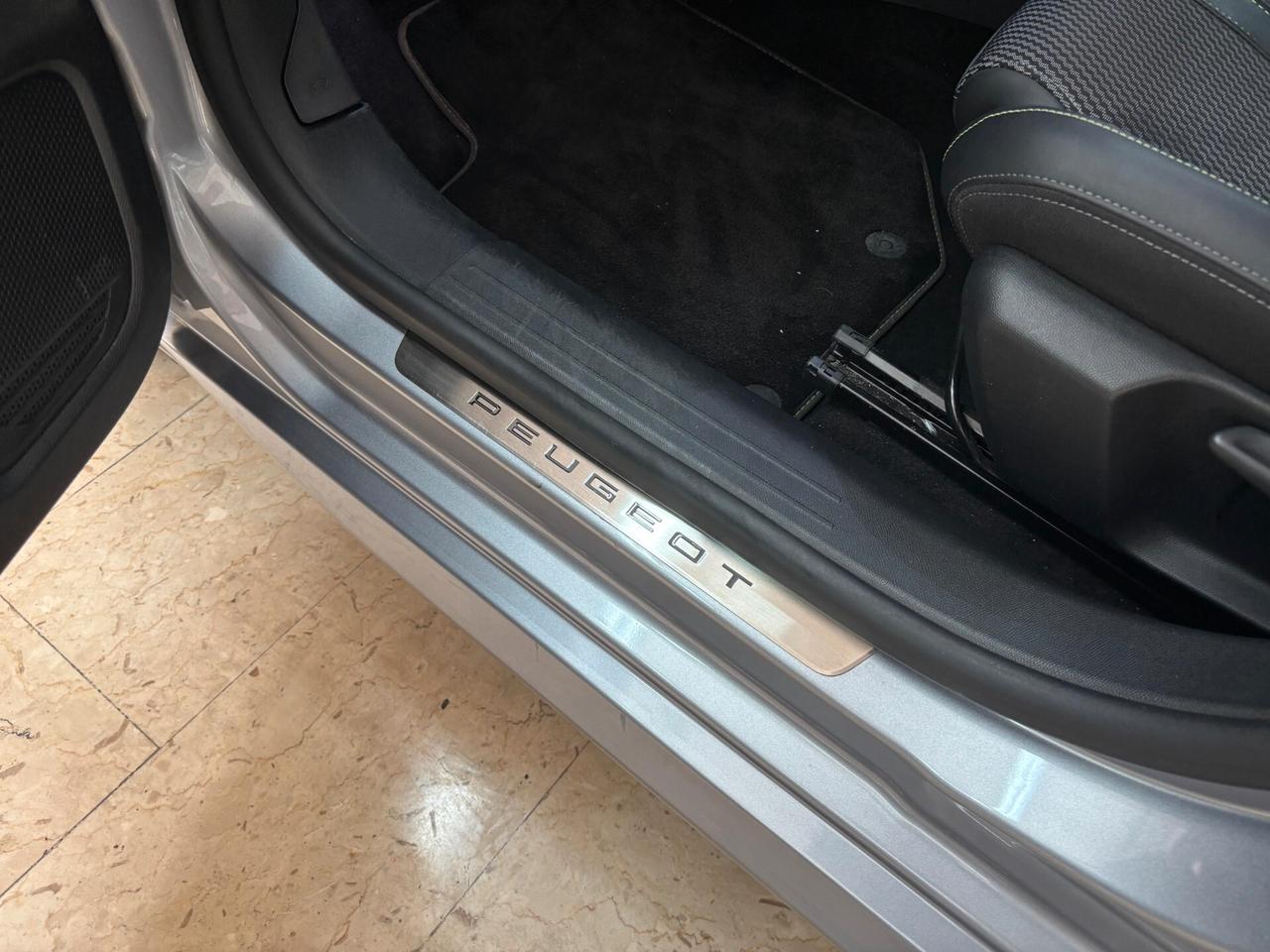 Peugeot 208 PureTech 100 Stop&Start 5 porte GT Plus