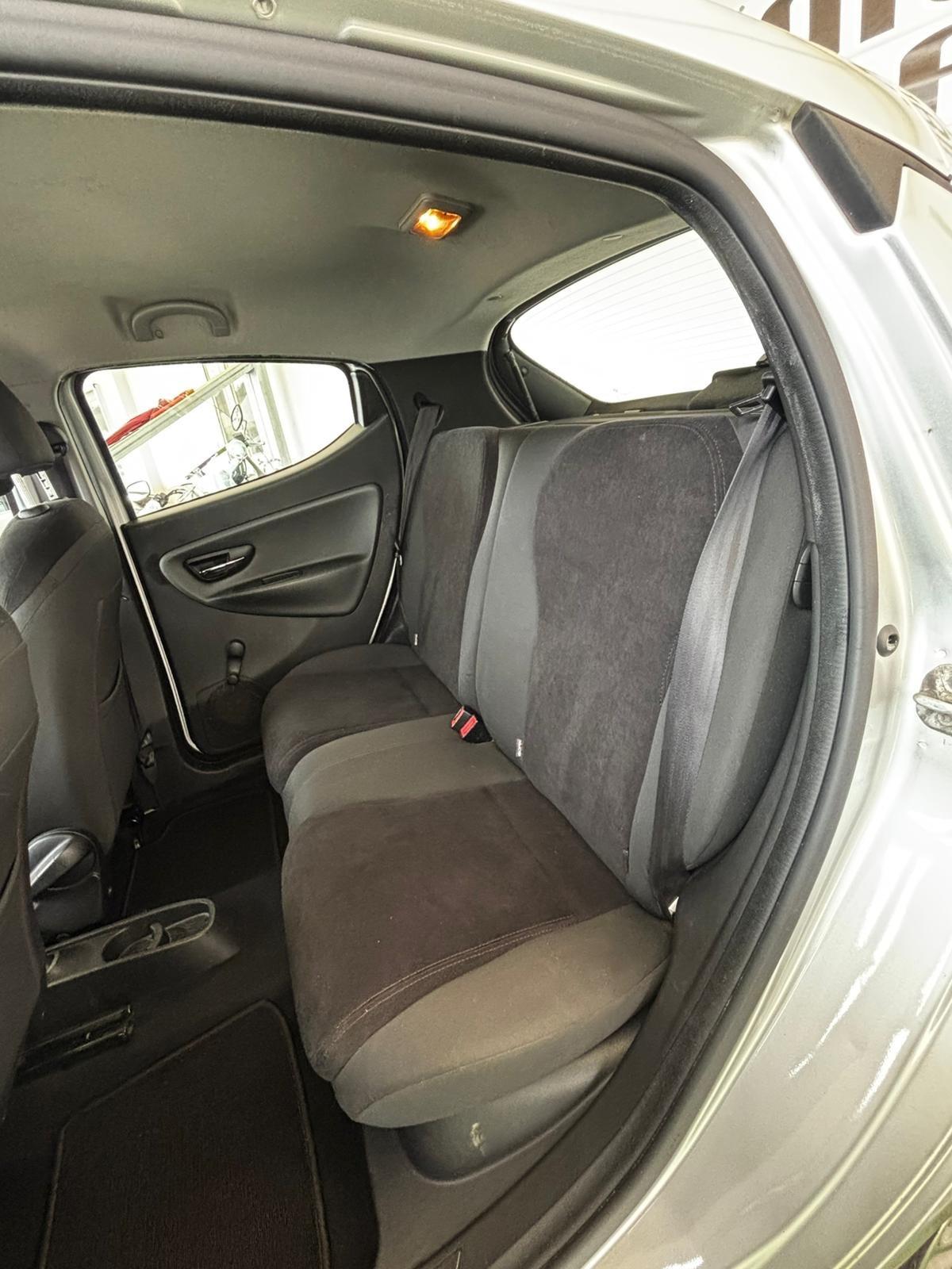 Lancia Ypsilon 1.3 MJT 75 CV Platinum