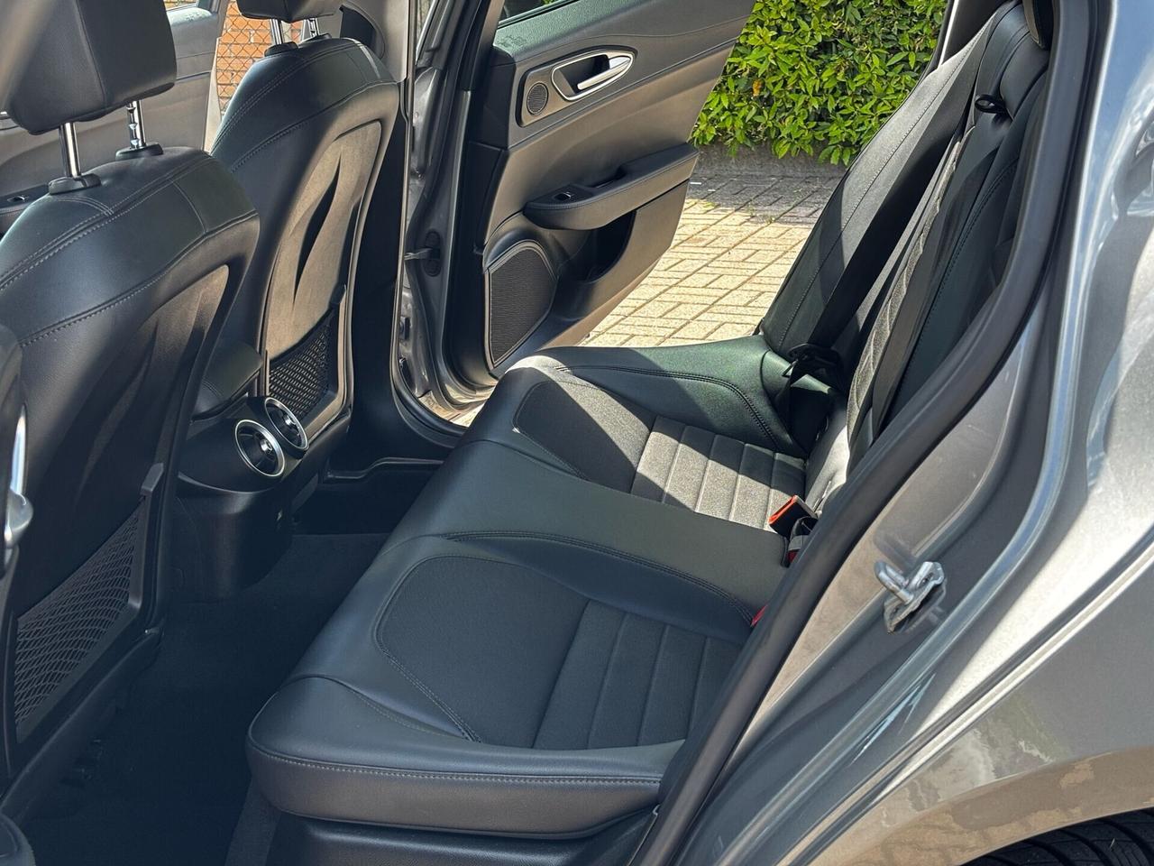 Alfa Romeo Giulia 2.2 Turbodiesel 180 CV AT8 AWD Q4 Super