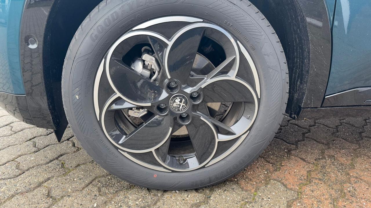 Alfa Romeo Junior 1.2 145 CV Hybrid eDCT6 Ti