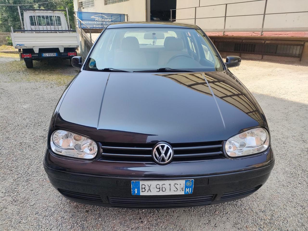 Volkswagen Golf 1.6 16V 5p. aut. Highline