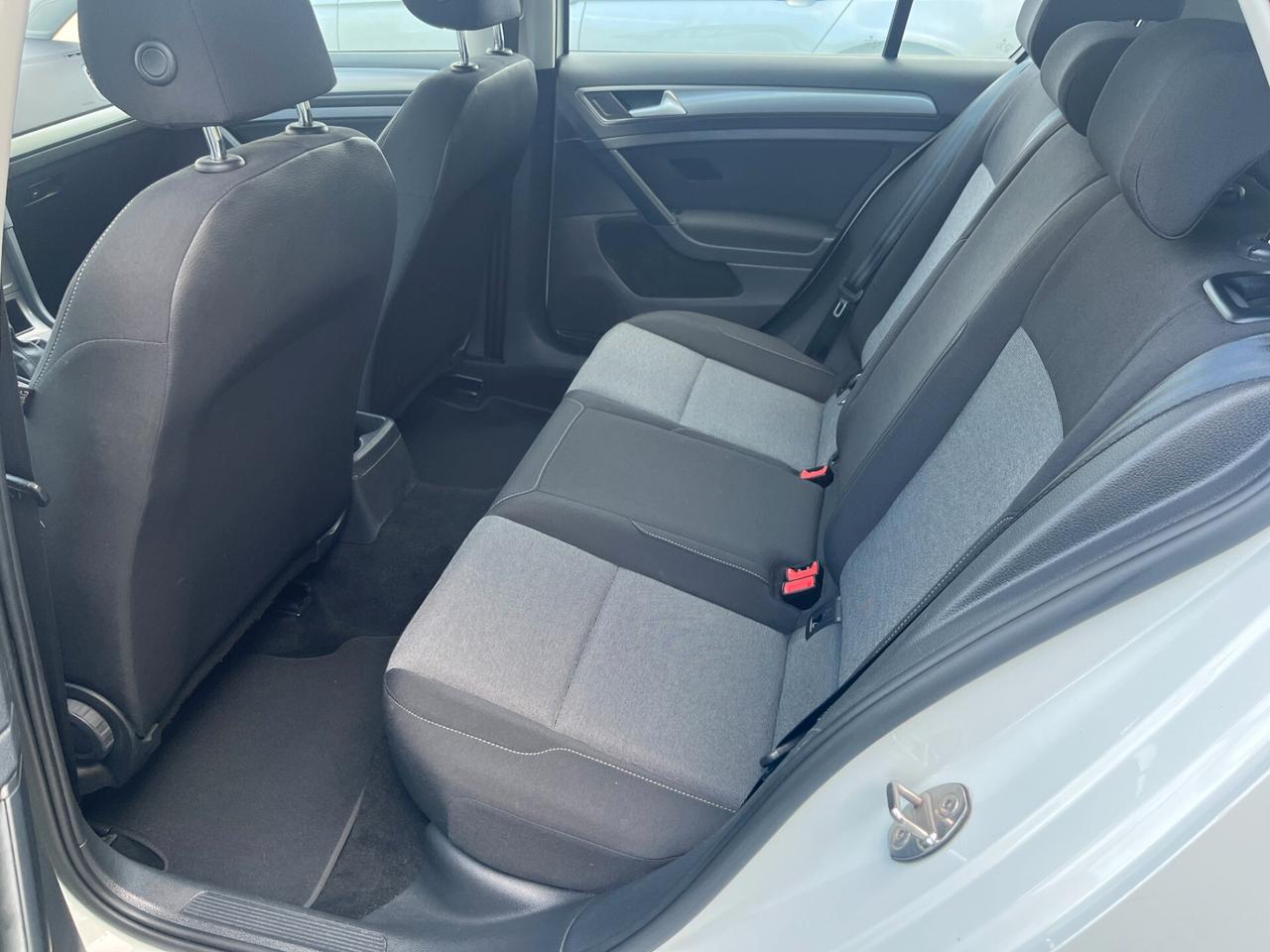 Volkswagen Golf 1.6 TDI 5p. 01/2016 NEOPATENTATI