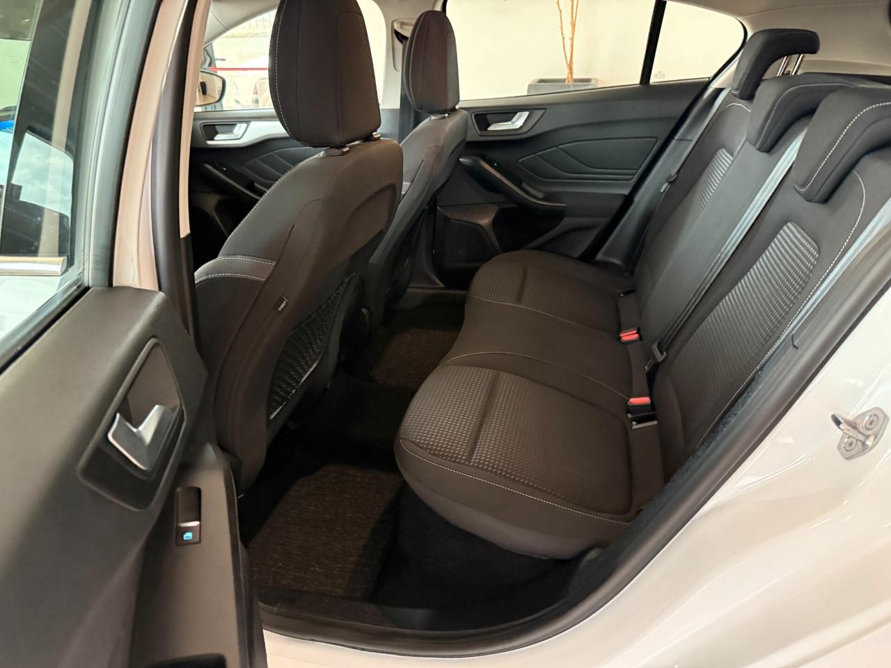 Ford Focus 1.5 EcoBlue 5p. Business CarPlay Navi Led