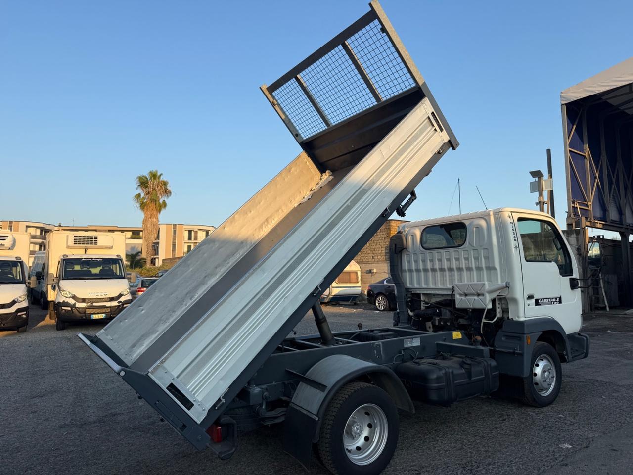 Nissan Cabstar 3.0 Diesel 120 Cv Trilaterale