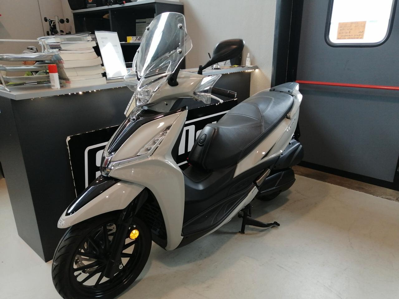 Kymco Agility 300i