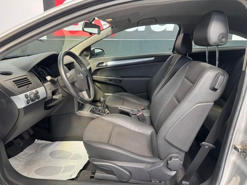 Opel Astra Astra GTC 1.9 cdti Cosmo 6m