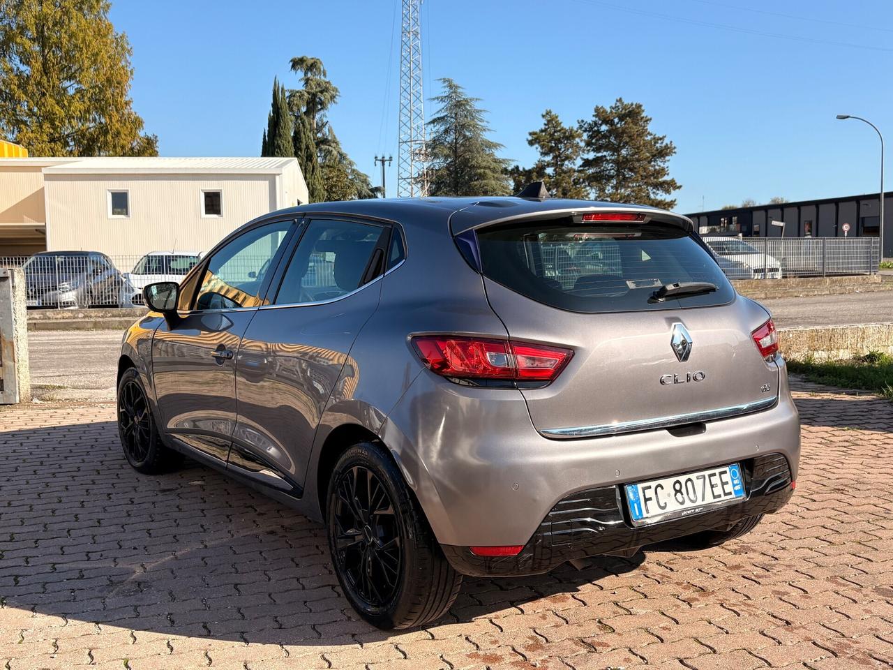 Renault Clio dCi 8V 75 CV Start&Stop 5 porte Energy Duel