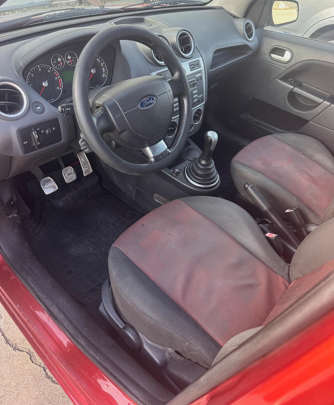 Ford Fiesta 1.4 TDCi 68cv 5p Ghia