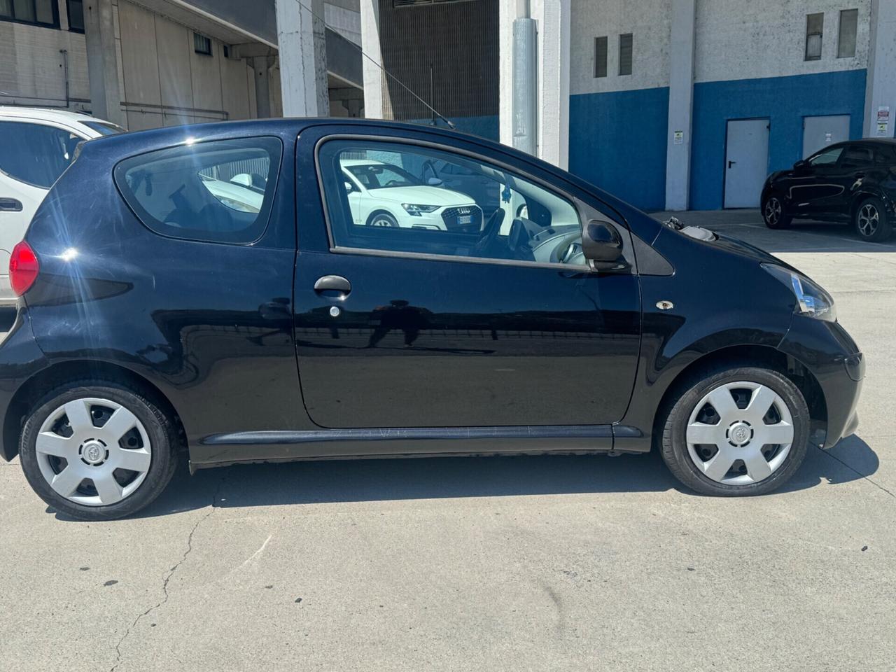 Toyota Aygo 1.0 12V VVT-i 3 porte 2011