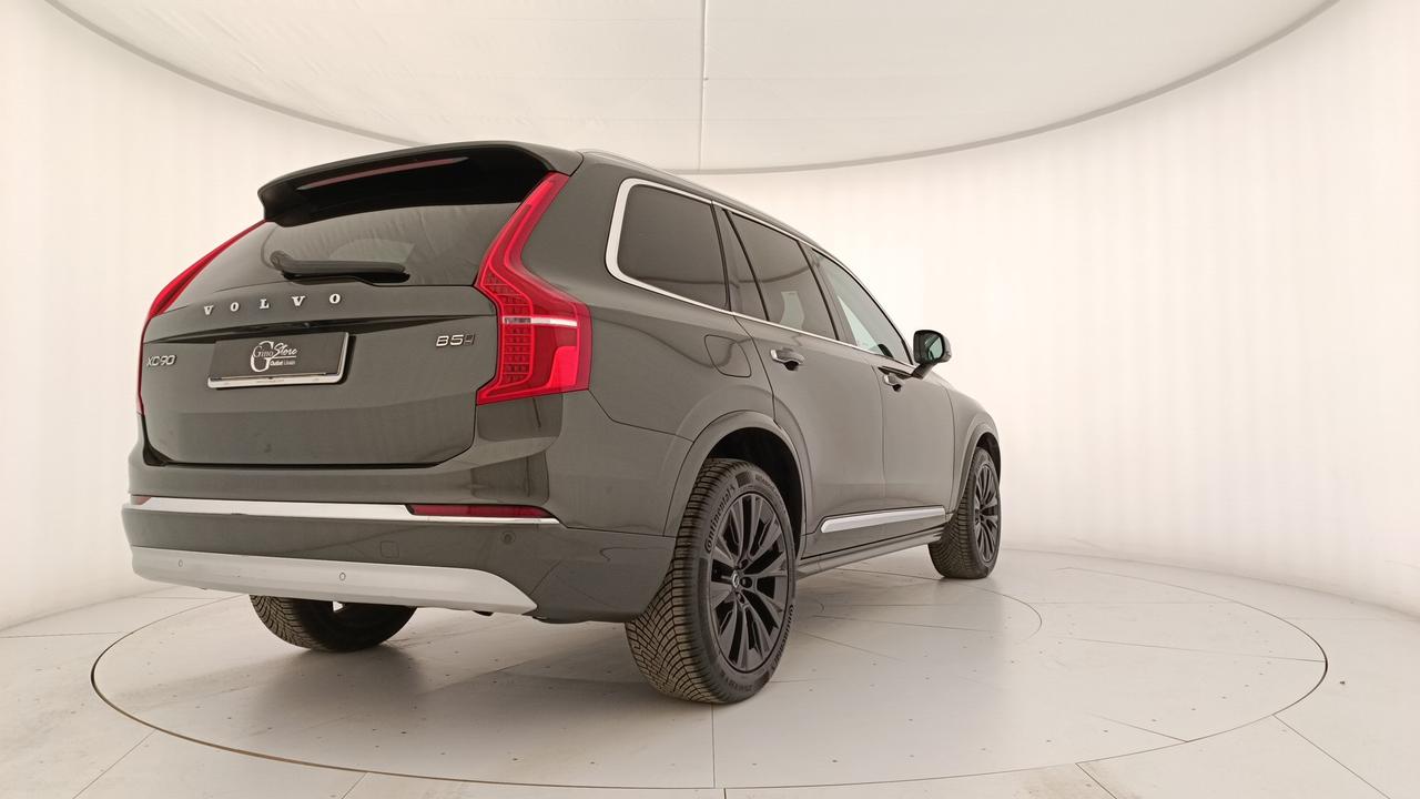 VOLVO XC90 2.0 b5 Momentum Pro awd 7p.ti geartronic